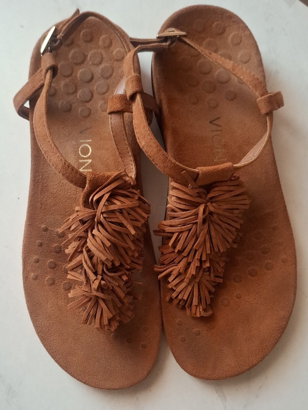 Vionic Pre-loved Sosha Suede Boho Fringe Sandal.